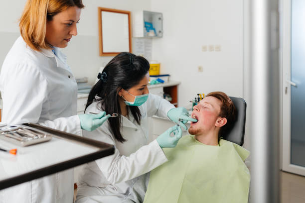 Best Emergency Dental Care for Broken or Chipped Teeth in Trumbull Center, CT